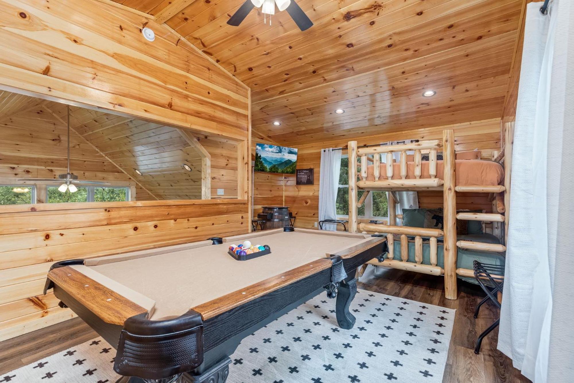 Fully Loaded Cabin In Heart Of Pigeon Forge Dış mekan fotoğraf