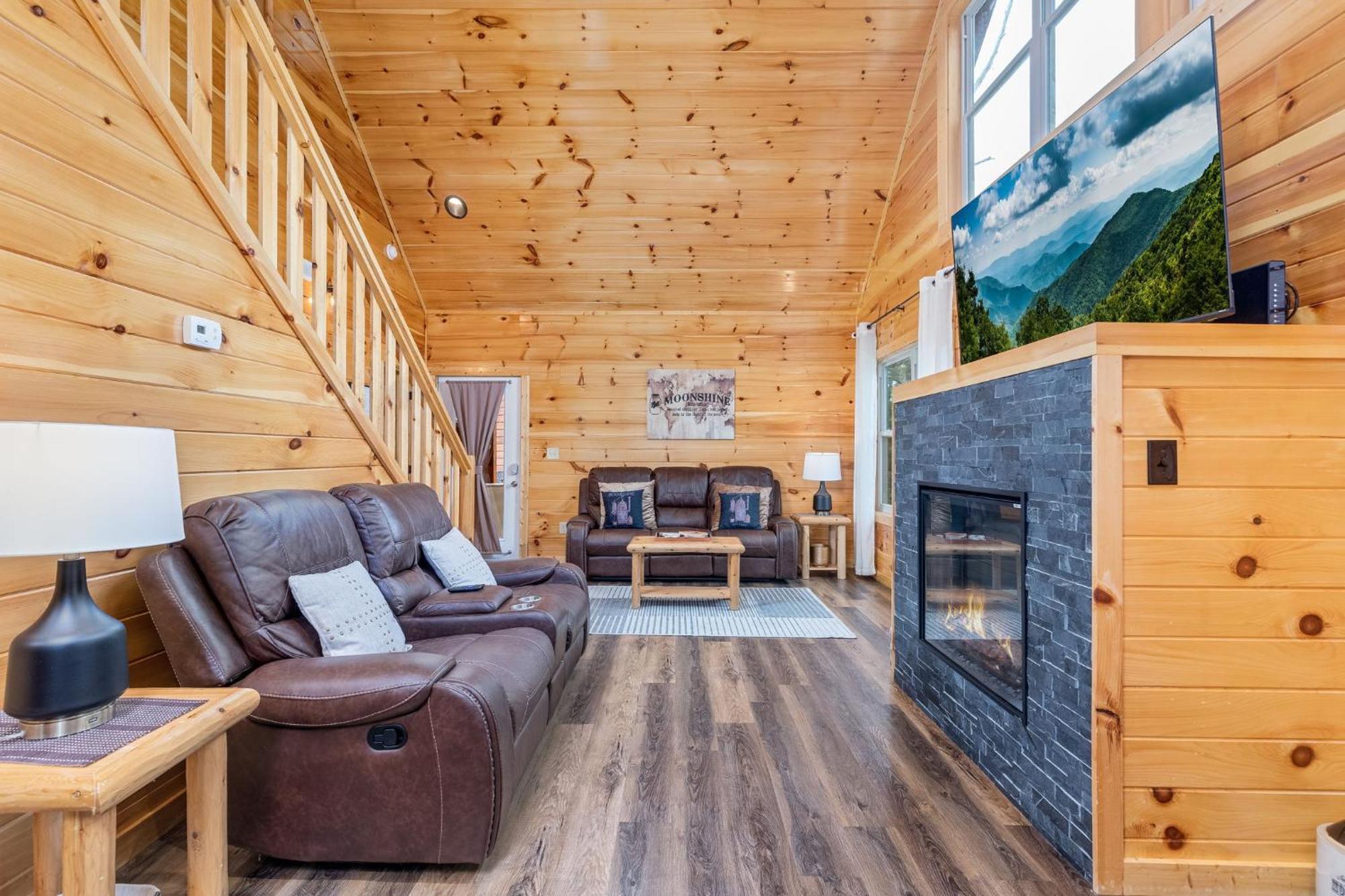 Fully Loaded Cabin In Heart Of Pigeon Forge Dış mekan fotoğraf