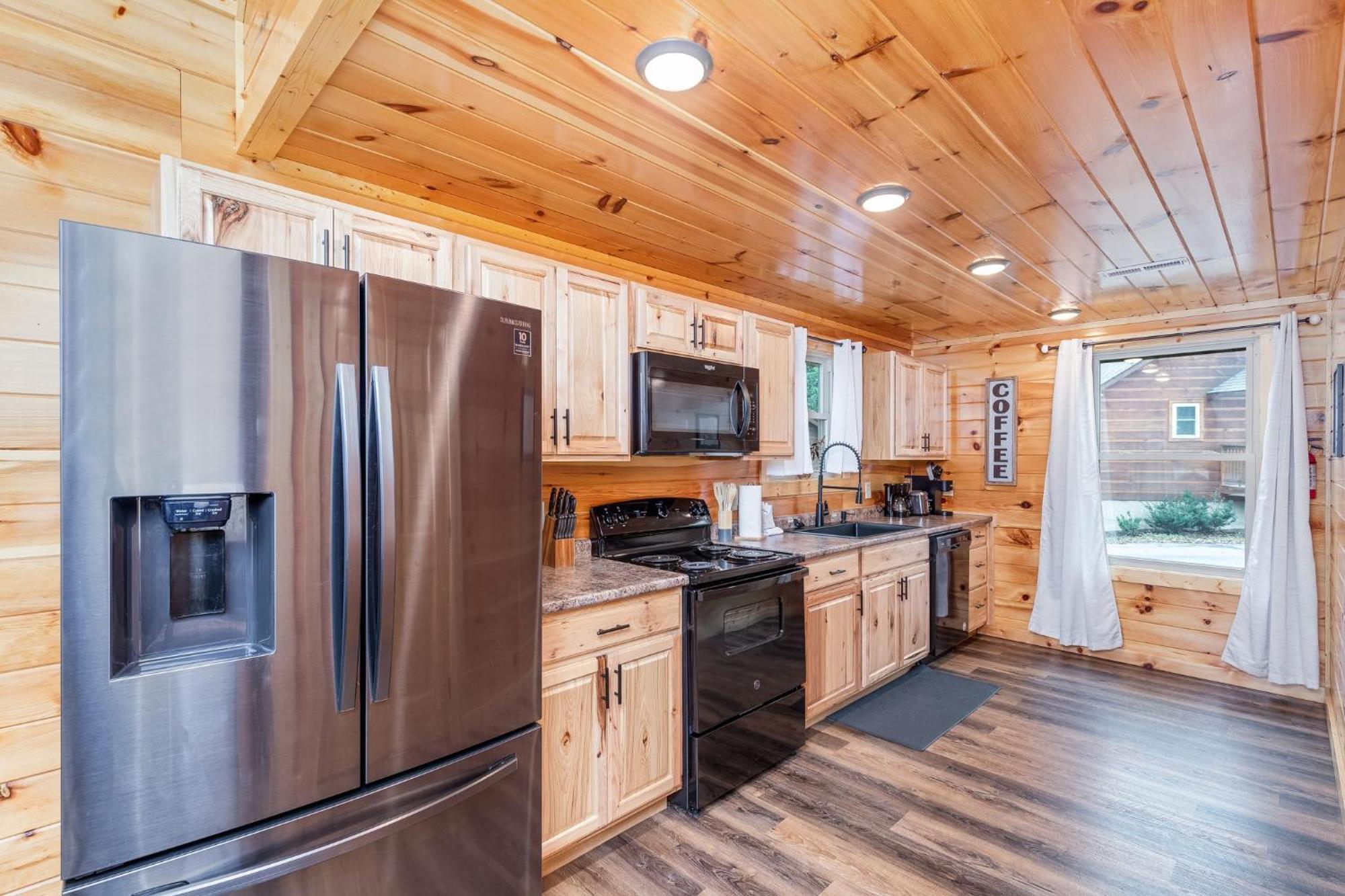 Fully Loaded Cabin In Heart Of Pigeon Forge Dış mekan fotoğraf